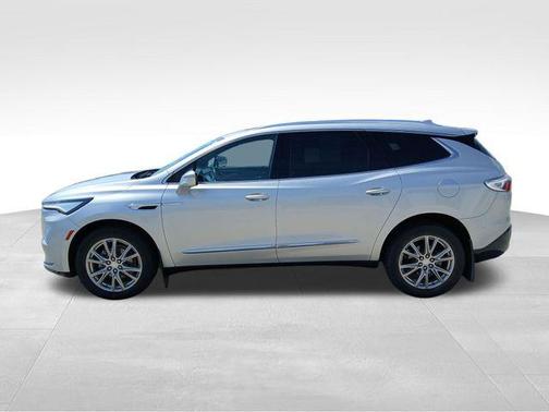 2022 Buick Enclave AWD Essence