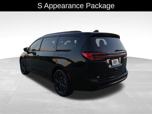 2026 Chrysler Pacifica L