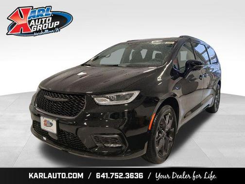 Diamond Black Crystal Pearlcoat 2026 Chrysler Pacifica Limited