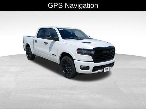 Ivory White Tri-Coat Pearlcoat 2026 RAM 1500 Laramie