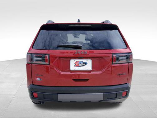 Red Hot Pearlcoat 2026 Jeep Cherokee Limited