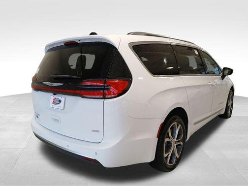 2026 Chrysler Pacifica L