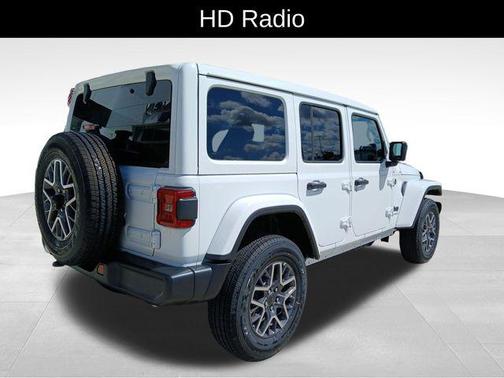 2025 Jeep Wrangler 4-Door Sahara 4x4