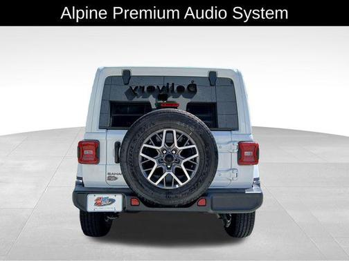 2025 Jeep Wrangler 4-Door Sahara 4x4