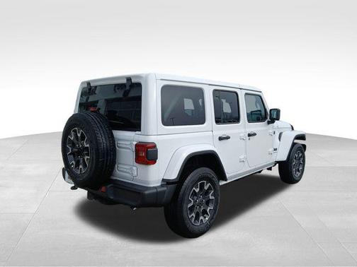2026 Jeep Wrangler 4-Door Sahara 4x4