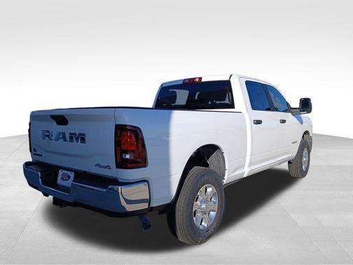 Bright White Clearcoat 2026 RAM 3500 Big Horn Crew Cab 4x4 6'4' Box