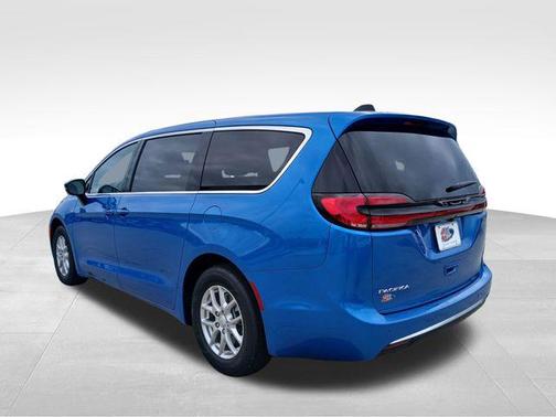 Hydro Blue Pearlcoat 2027 Chrysler Pacifica L