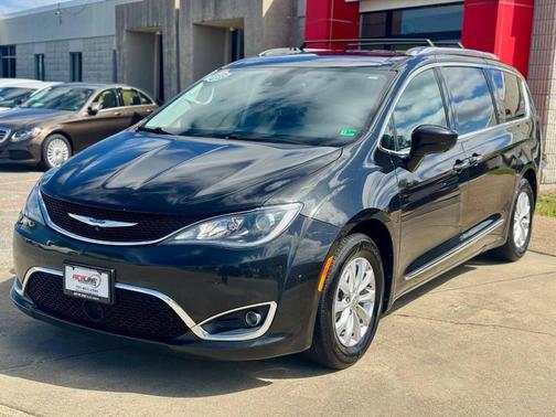 2018 Chrysler Pacifica Touring-L Plus