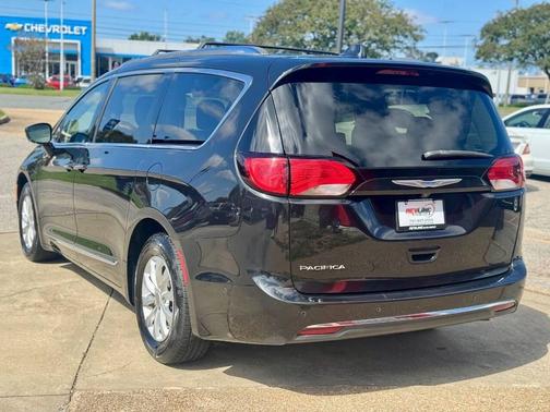 2018 Chrysler Pacifica Touring-L Plus