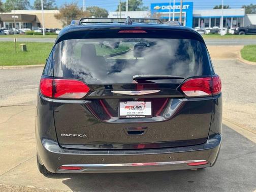 2018 Chrysler Pacifica Touring-L Plus