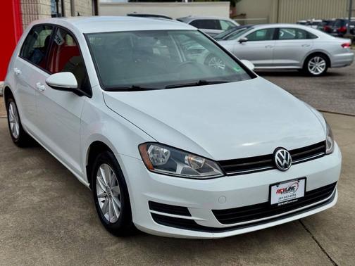 2017 Volkswagen Golf TSI S 4-Door