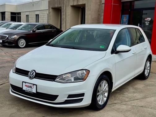 2017 Volkswagen Golf TSI S 4-Door