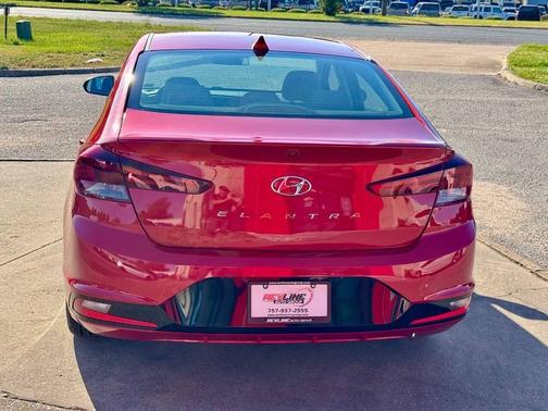 Scarlet Red Pearl 2020 Hyundai ELANTRA SEL