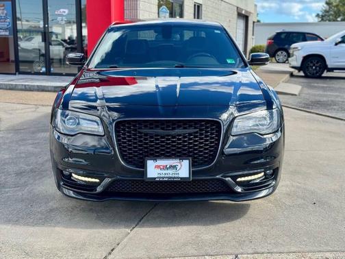 2017 Chrysler 300 S