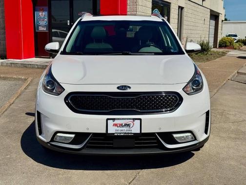 Snow White Pearl 2018 Kia Niro Touring