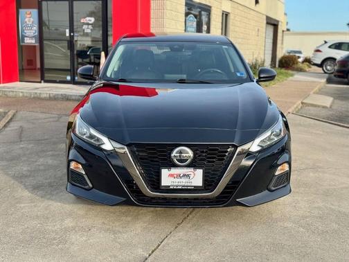 Super Black 2021 Nissan Altima SR FWD