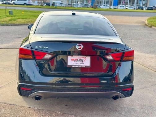 Super Black 2021 Nissan Altima SR FWD