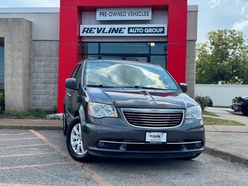 2016 Chrysler Town & Country Touring