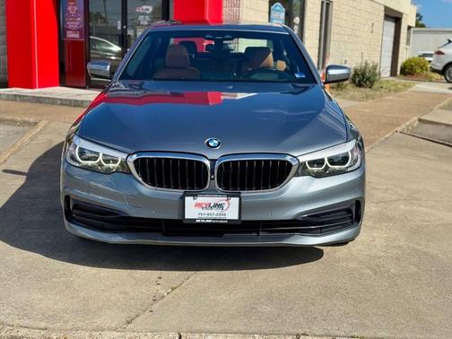 Atlas Cedar Metallic 2019 BMW 530 xDrive