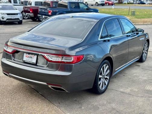 2017 Lincoln Continental Premiere