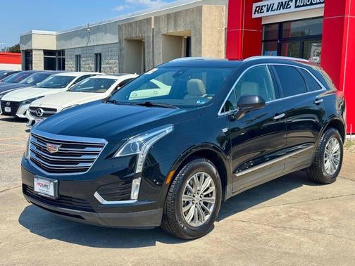Stellar Black Metallic 2017 Cadillac XT5 Luxury