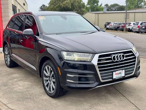 Night Black 2017 Audi Q7 3.0T Premium