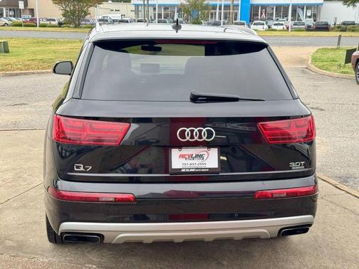 Night Black 2017 Audi Q7 3.0T Premium