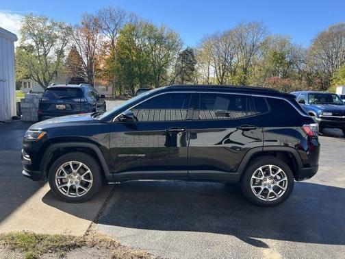 2022 Jeep Compass Latitude Lux