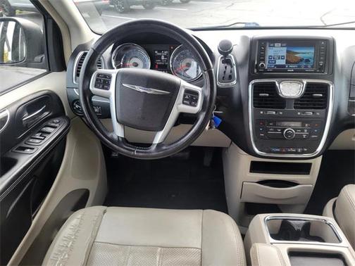 2012 Chrysler Town & Country Touring