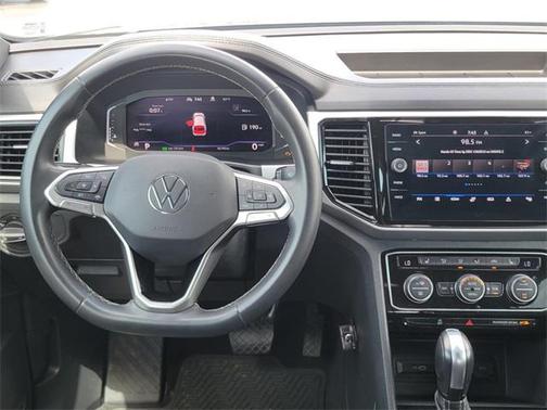 2022 Volkswagen Atlas Cross Sport 2.0T SE w/Technology 4MOTION