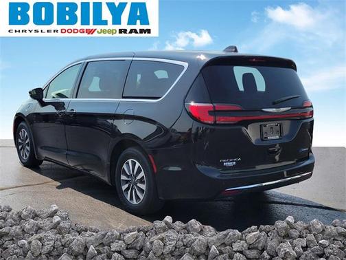 2024 Chrysler Pacifica Hybrid Select