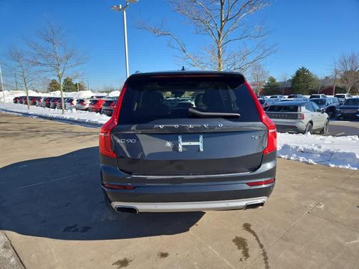 2021 Volvo XC90 T6 Momentum 6 Passenger