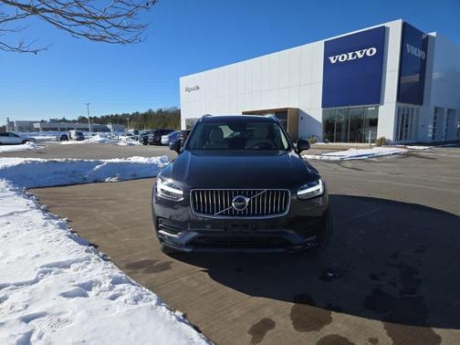 2021 Volvo XC90 T6 Momentum 6 Passenger