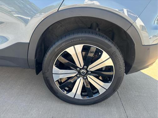 Gray 2023 Volvo C40 Recharge Pure Electric Twin Plus