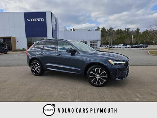 2023 Volvo XC60 B5 Plus Dark Theme