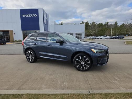 2023 Volvo XC60 B5 Plus Dark Theme