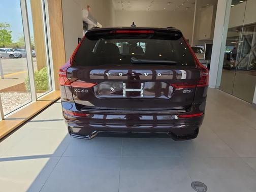 Mulberry Metallic 2026 Volvo XC60 B5 Plus