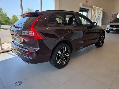 Mulberry Metallic 2026 Volvo XC60 B5 Plus