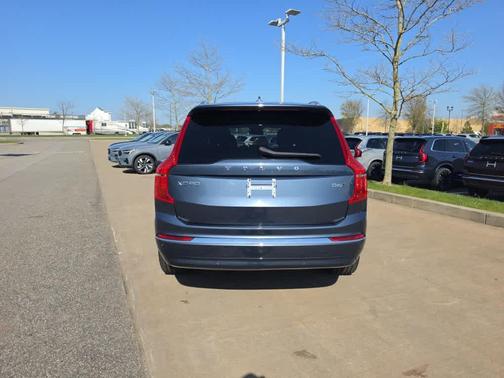 Blue 2023 Volvo XC90 B6 Plus 7-Seater
