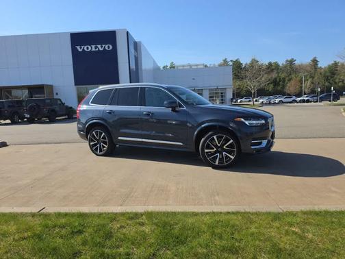 Blue 2023 Volvo XC90 B6 Plus 7-Seater