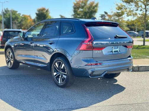 2026 Volvo XC60 B5 Plus
