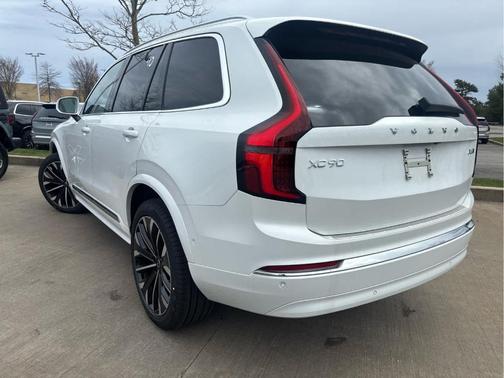 Crystal White 2026 Volvo XC90 B6 Plus 6-Seater