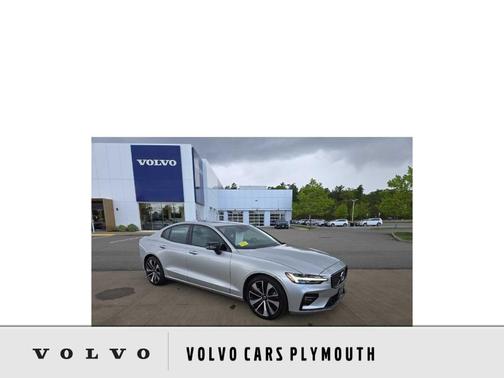 2022 Volvo S60 B5 Momentum