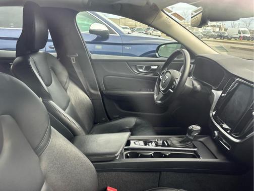 2019 Volvo S60 T6 Momentum