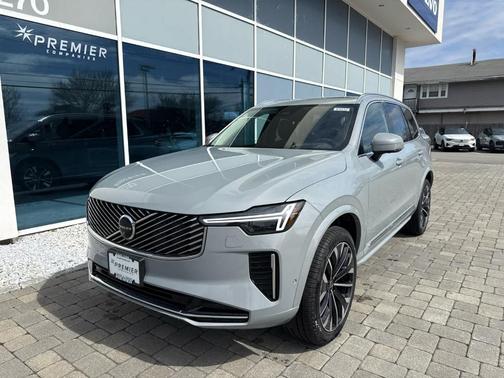 Metallic 2026 Volvo XC90 B6 Ultra 7-Seater