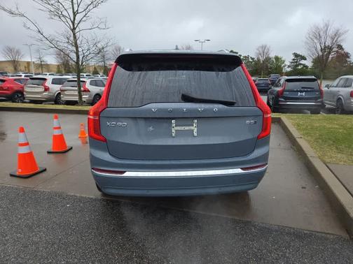 2023 Volvo XC90 B5 Plus