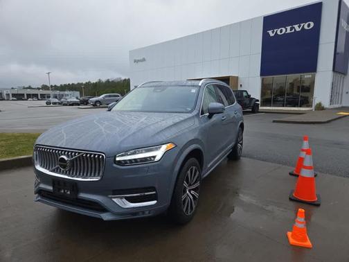2023 Volvo XC90 B5 Plus