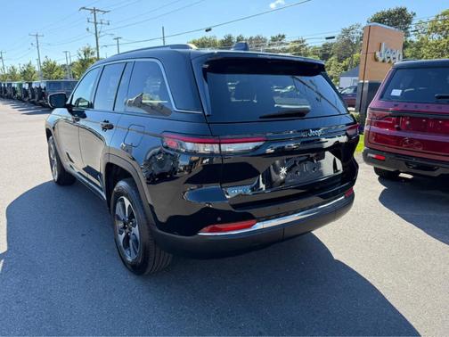 2022 Jeep Grand Cherokee 4xe Base