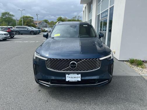 2025 Volvo XC90 PLUS