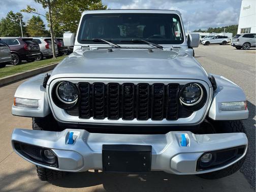 Silver Zynith Clearcoat 2024 Jeep Wrangler 4xe High Altitude